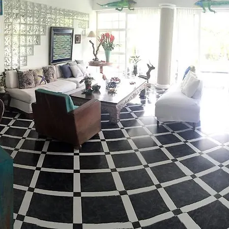 La Mar Beach House Cartagena